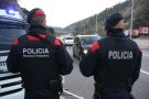 Tres macrocontrols antiterroristes provoquen cues quilomètriques a l'AP-7 i la C-33 per accedir a Barcelona