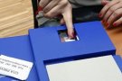 La policia espanyola suspèn provisionalment l'expedició del DNI als ajuntaments per motius de seguretat