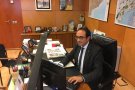 Rull arriba al seu despatx i defensa: 