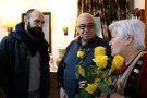 Omplen de roses la casa familiar de Jordi Cuixart coincidint amb els 100 dies del seu empresonament
