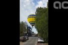 Aterratge d'emergència d'un globus aerostàtic en un carrer de la Garriga
