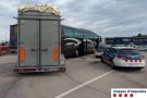 Denunciat a La Jonquera el conductor d'un autocar, veí de Sabadell, que circulava amb excés de pes i duia paquets en lloc de passatgers