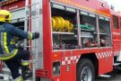 Un incendi calcina una desena de caravanes i autocaravanes estacionades en un aparcament de Montcada i Reixac