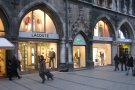 La direcció i els treballadors de Lacoste arriben a un acord sobre l'ERO