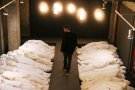 Una mostra simula els cossos de les 224 víctimes del bombardeig que va patir Granollers l'any 1938