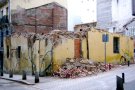 Els veïns desallotjats per l’esfondrament d’un talús a Viladecavalls encara no poden tornar a casa