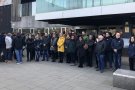 Increíble minut de silenci a Sant Cugat per la mort dels dos joves a Perú