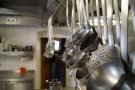 Un restaurant de Granollers utilitza la cuina per integrar MENA i joves procedents de centres de menors