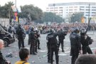 AMPLIACIÓ:Batalla campal a Sabadell després d'una concentració davant de la comissaria de la Policia Nacional