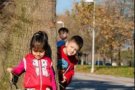 A partir de diumenge es permetrà la sortida de fins a tres nens amb un adult per a passejos diaris de no més d'una hora