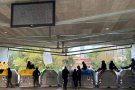 Estudiants universitaris tallen els principals accessos a la UAB