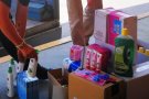 Es distribueixen més de 2.100 lots als municipis del Vallès Occidental per a les famílies en situació de vulnerabilitat
