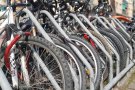 Aparcabicicletes als centres educatius de Canovelles, el primer projecte col·laboratiu gràcies a RECICLOS