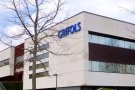 L'empresa Grifols, a Sant Cugat del Vallès, fa un canvi de rumb en la seva estratègia empresarial