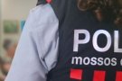 Un cotxe patrulla de la Roca del Vallès xoca contra la casa dels pares de Salvador Illa enmig d'una persecució