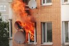 Una dona en circumstàncies crítiques i un nadó ferit lleugerament en l'incendi d'un edifici ocupat a Sant Quirze Del Vallés