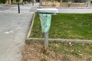 Noves bosses biodegradables en dispensadors dels carrers de Sant Antoni de Vilamajor per als excrements de les mascotes