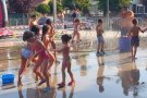 El programa 'Hola estiu' a les places de Montcada i Reixac atrau al voltant de 800 participants