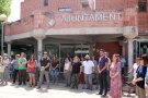 Mig centenar de persones es concentren a Badia del Vallès per rebutjar l'assassinat d'una dona a mans del seu gendre