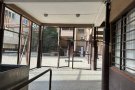 L'antiga escola del Carme, a Caldes, esdevé un dels escenaris de la nova sèrie de Netflix,