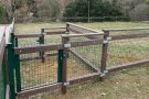 Canovelles instal·la una nova zona d'esbarjo per a gossos