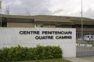 Una baralla entre dos grups d'interns acaba amb tres funcionaris ferits a la presó de Quatre Camins