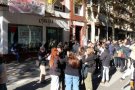 Una manifestació de més de 400 persones va aconseguir frenar el desallotjament del centre social ocupa L'Obrera de Sabadell aquest dilluns