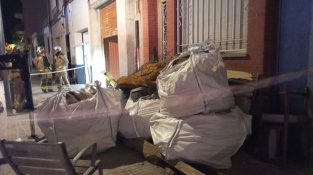 Col·lapsa la planta baixa d'una casa a Terrassa sense causar ferits