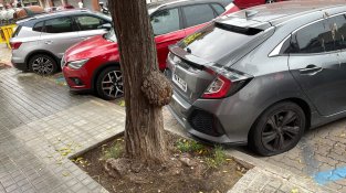 Detingut un home per punxar les rodes de 100 vehicles a Barberà del Vallès