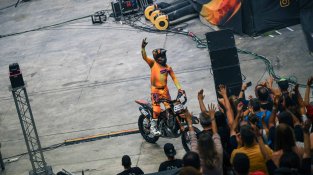“El Motocross Freestyle és com una malaltia, no puc deixar la moto i seguiré fins que el cos aguanti”