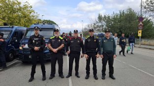 Més de 150 agents desplegats a Canovelles garanteixen la seguretat al mercat i frenen la venda il·legal