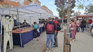 Més de 150 agents desplegats a Canovelles garanteixen la seguretat al mercat i frenen la venda il·legal