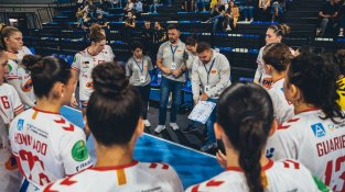KH-7 BM Granollers - Balonmano Zuazo Femenino