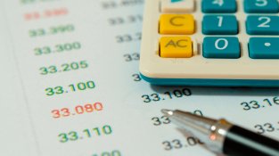 Cardedeu aprova l’augment del 2,8% en impostos, taxes i preus públics per al 2025