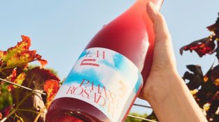 “El meu objectiu és que el vi sigui accessible per a tothom, sense barreres ni elitismes”