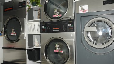 Family Laundry Cerdanyola