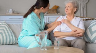 La importància de l'assistència domiciliària per a les persones grans i amb dependència