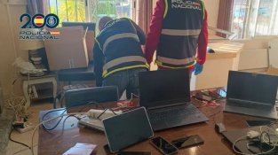 22 registres simultanis desmantellen una organització criminal