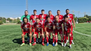 El Mollet remunta el derbi contra el Parets i segella la permanència en un duel marcat per l'espectacle i el comiat de Parri