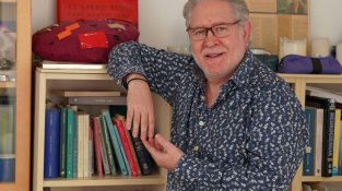 “El que resisteixes, persisteix; el que acceptes, et transforma”