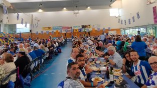 La Roca del Vallès celebra amb èxit el 33è Aplec de Penyes del RCD Espanyol