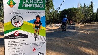 El Parc de la Creu de la Torreta suma un nou espai de lleure amb la inauguració d’un circuit de pumptrack