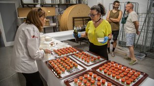 Santa Eulàlia de Ronçana viu una Fira del Tomàquet de rècord amb més de 1.700 visitants i 1.200 kg venuts