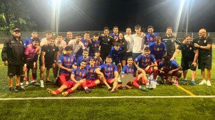 La Roca amb el Trofeo de Campions del Torneig d'Històrics del Vallès Oriental