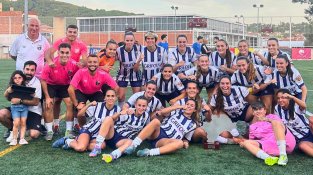 La Roca amb el Trofeo de Campions del Torneig d'Històrics del Vallès Oriental