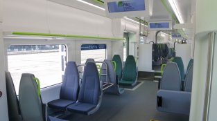 El primer tren de l'R-Aeroport a la fàbrica Alstom de Santa Perpètua de la Mogoda