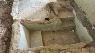 Localitzen banyeres del segle XIX i XX durant la rehabilitació de l’antic balneari de Can Rius a Caldes de Montbui