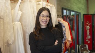 Boira Atelier, la modisteria de Caldes que recupera l’essència de les peces fetes a mà i transforma la confecció en una experiència personal, sostenible i única