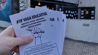 Els professors del Vallès s’afegeixen a la vaga educativa i surten al carrer per defensar l’escola pública