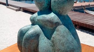 L’escultora de Bigues i Riells del Fai Olalla Roca, semifinalista del 61è Premi Reina Sofía amb l’obra El secret dels amants